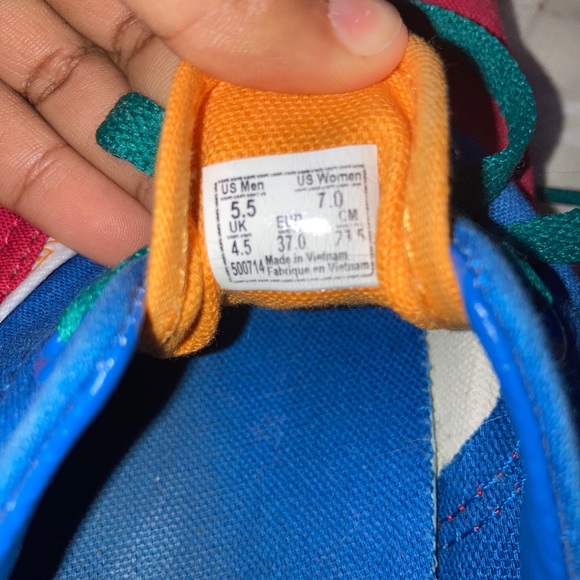 Colorful vans - Picture 2 of 4